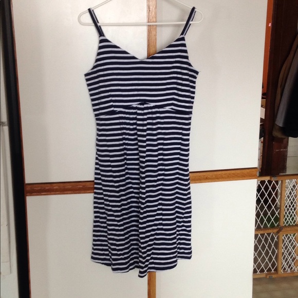 Old navy maternity - Picture 1 of 3